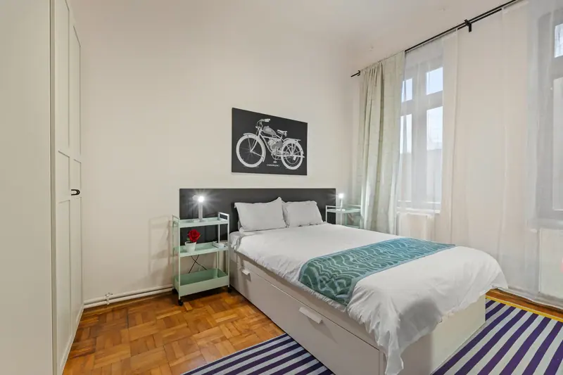 Apartament cu pereți verde fistic și cărămidă aparentă, Bd. Mihail Kogălniceanu, București, fotografia 17