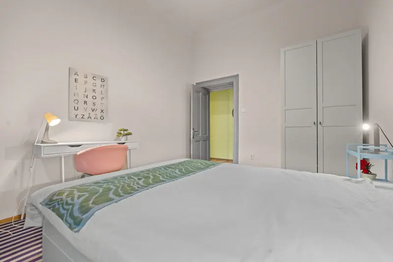 Apartament cu pereți verde fistic și cărămidă aparentă, Bd. Mihail Kogălniceanu, București, fotografia 19