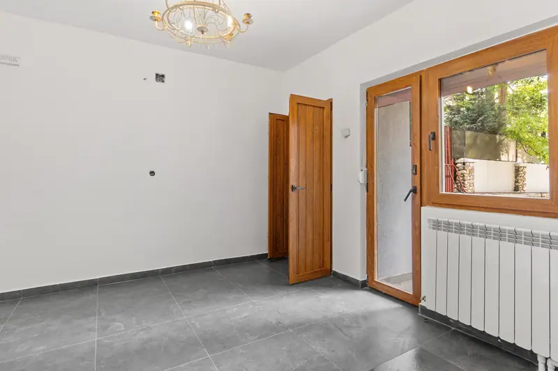 Casă cu grădină și pomi, Pitești, Argeș, fotografia 15