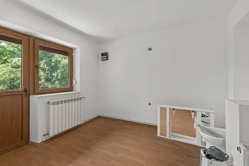 Casă cu grădină și pomi, Pitești, Argeș, fotografia 21